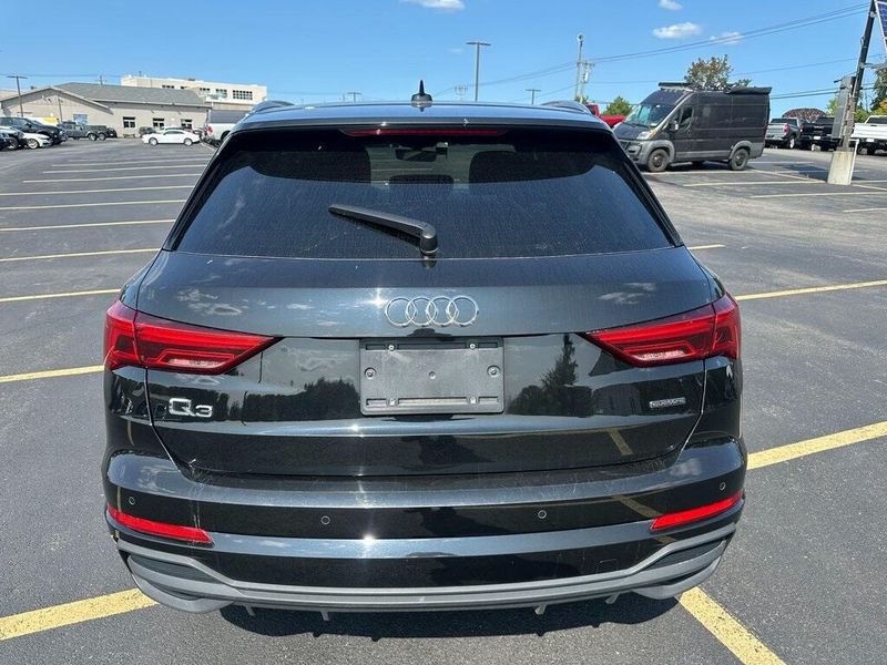 2024 Audi Q4 S line Premium photo 4