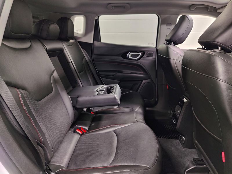 Used 2022 Jeep Compass Trailhawk Elite 4X4 w/Sunroof/NavImage 17