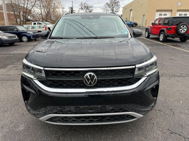 2023 Volkswagen Taos 1.5T SEImage 11