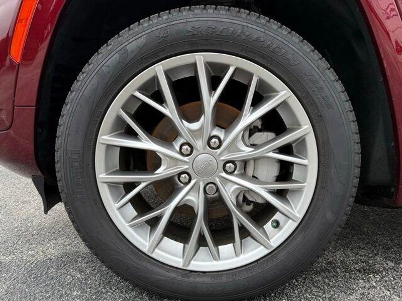 Used 2024 Jeep Grand Cherokee Summit