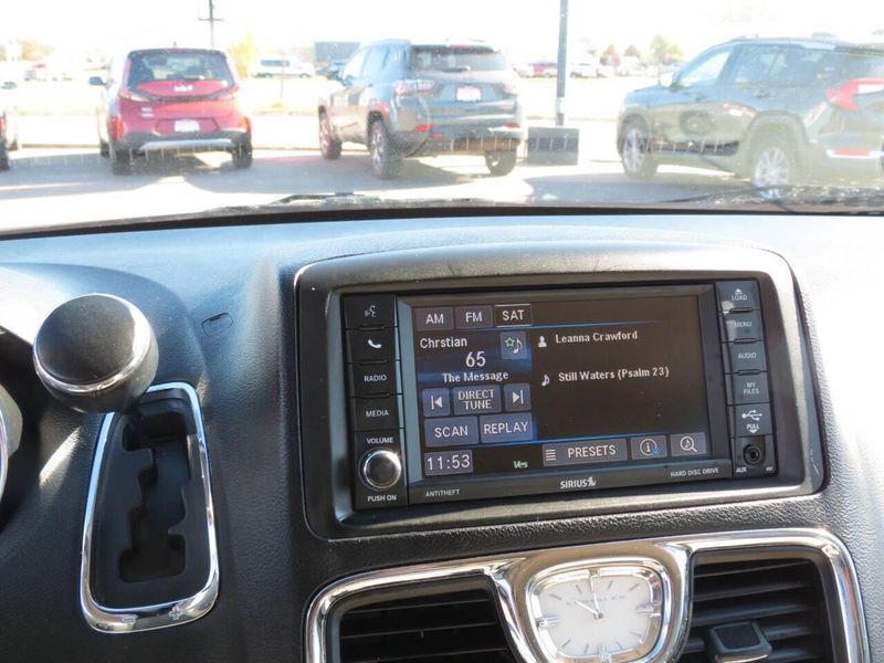 Used 2014 Chrysler Town & Country Touring L 4dr Mini VanImage 20