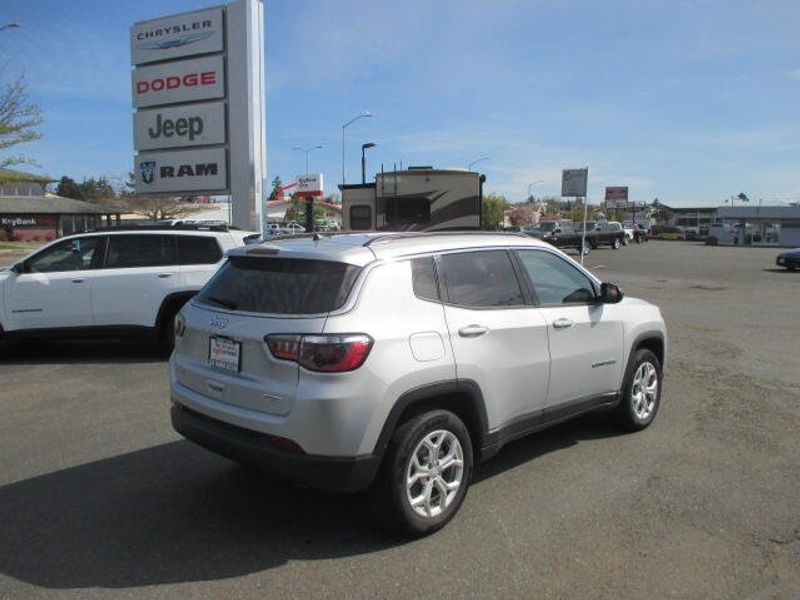 Used 2024 Jeep Compass LatitudeImage 7