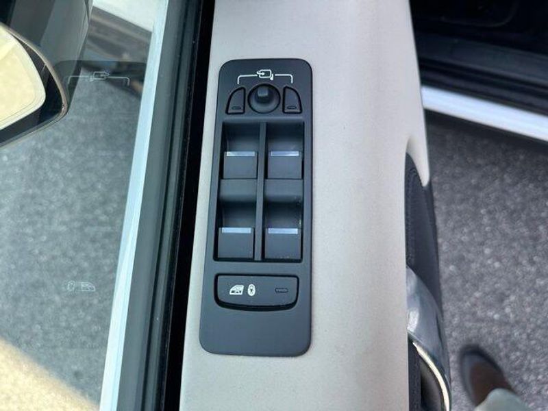 2022 Land Rover Discovery Sport SE