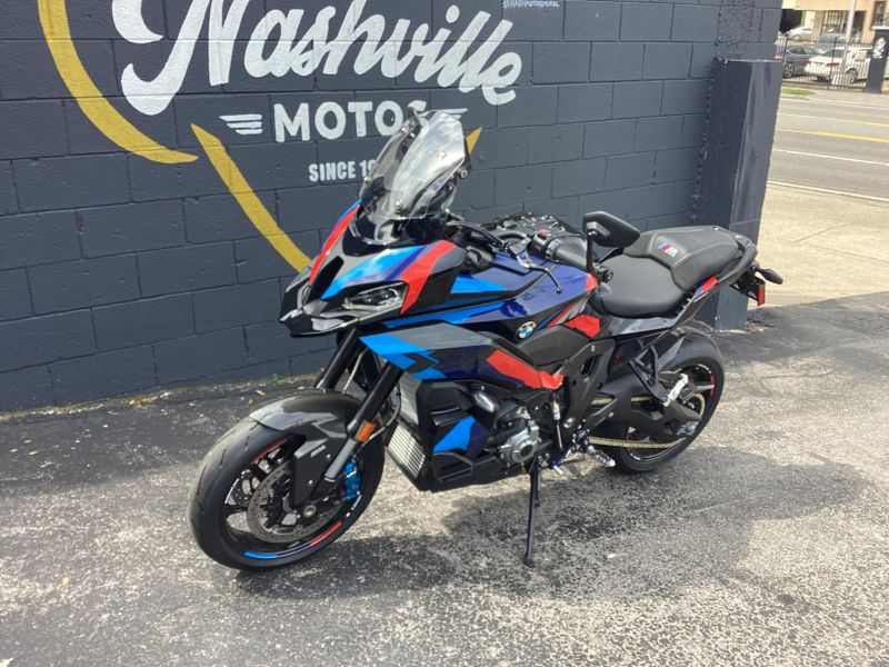 2025 BMW M 1000 XR 