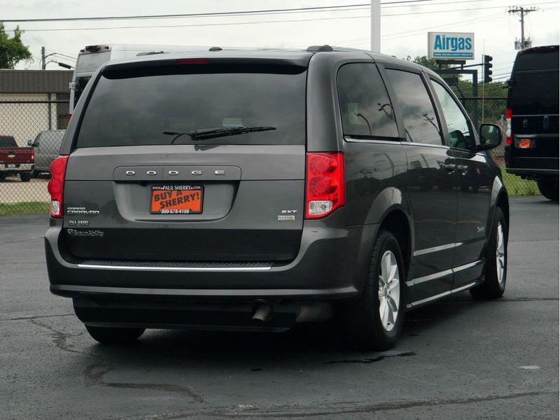 2019 Dodge Grand Caravan SXTImage 12