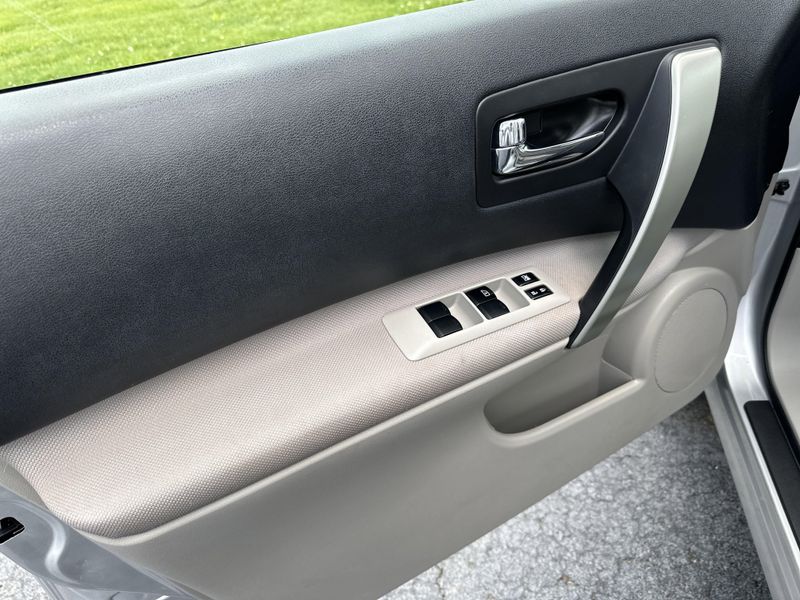 2012 Nissan Rogue SImage 18