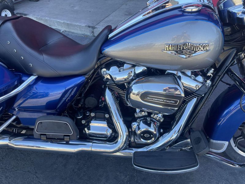 Used 2017 Harley-Davidson ROAD KING Image 20
