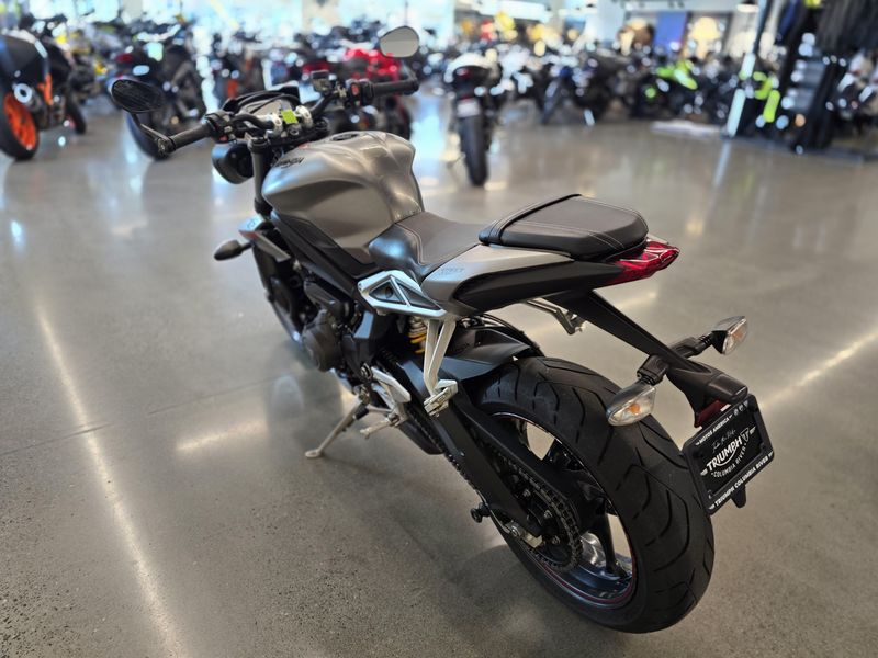 2018 Triumph STREET TRIPLE RS 