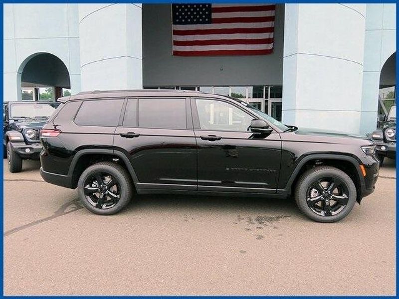 2025 Jeep Grand Cherokee LimitedImage 2