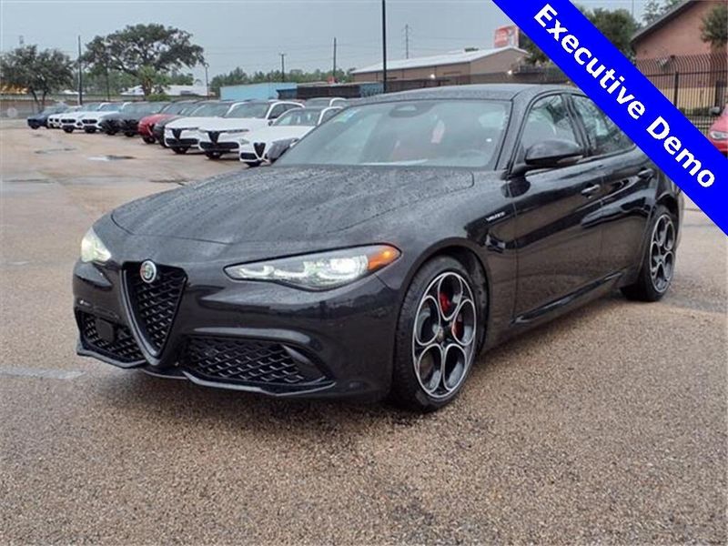 2025 Alfa Romeo Giulia Image 2