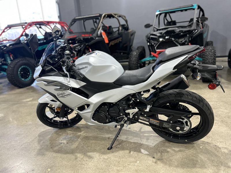 Used 2025 Kawasaki NINJA 500 ABS Image 12