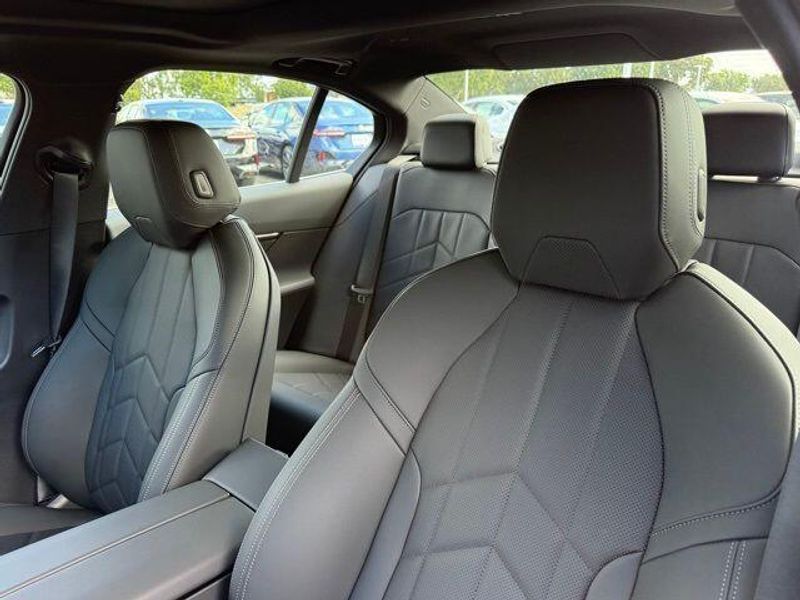 New 2026 BMW 5 Series 530iImage 19