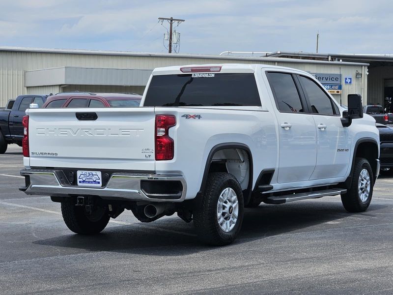  Chevrolet Silverado 2500HD Image 4