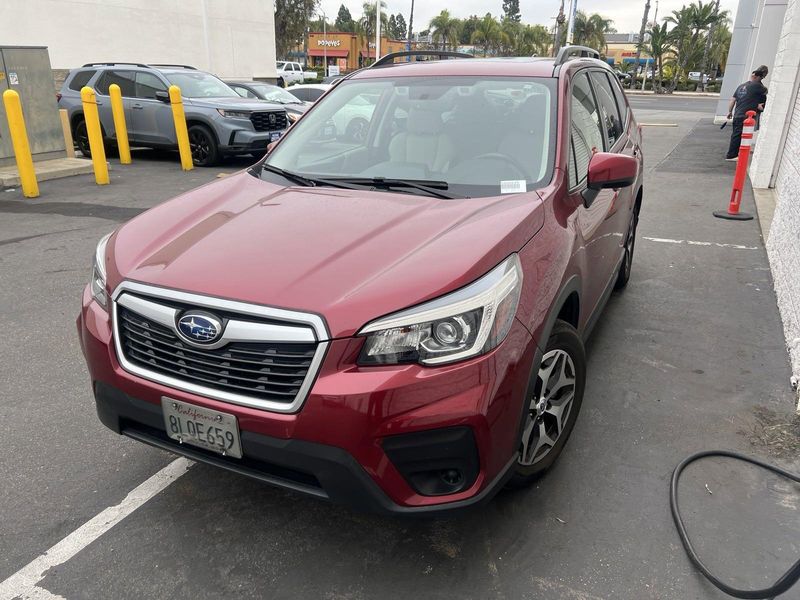 2019 Subaru Forester PremiumImage 2