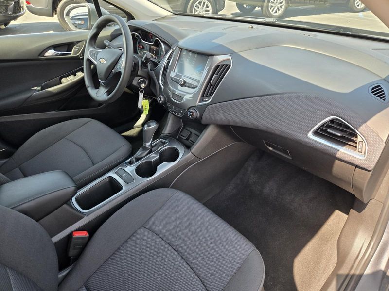 Used 2018 Chevrolet Cruze 4dr Sdn 1.4L LT w/1SD