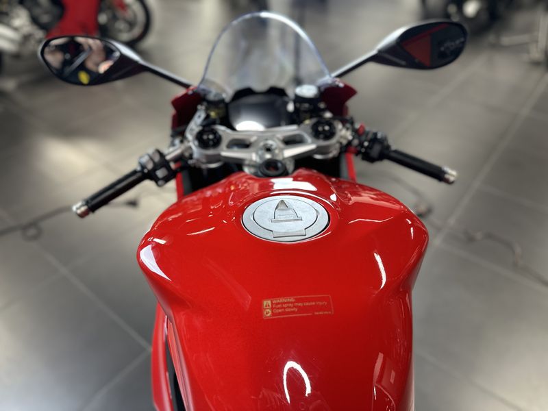 2024 Ducati PANIGALE V2Image 6
