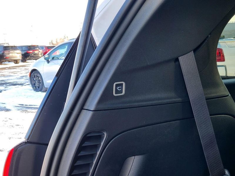 New 2026 Chrysler Voyager Lx