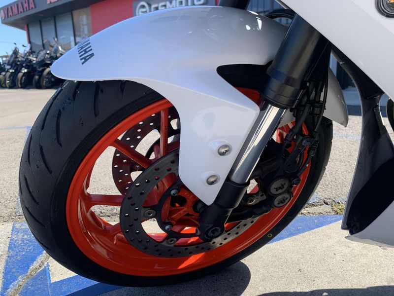 Used 2023 Yamaha YZF-R7 CA Image 14