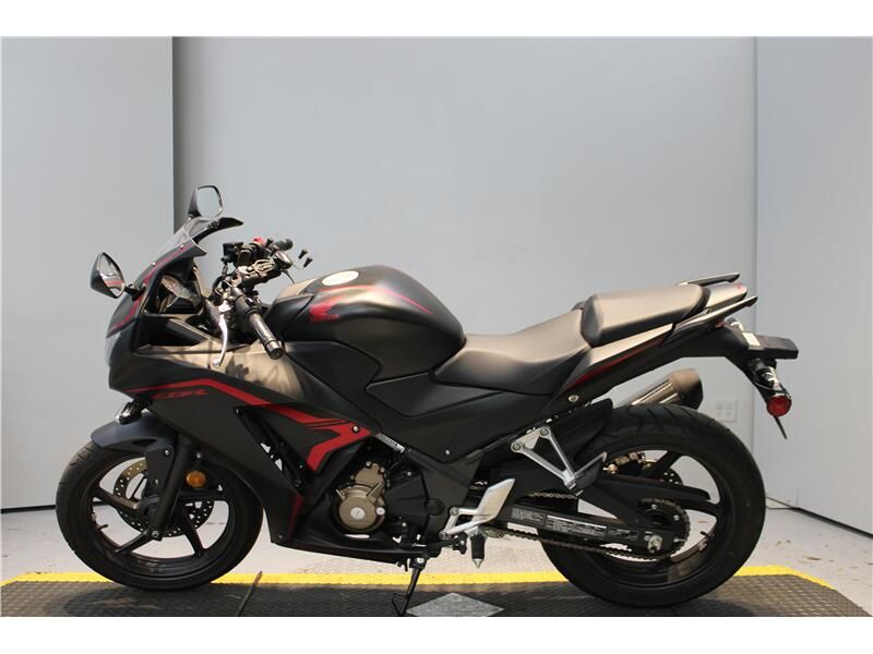 2022 Honda CBR300R ABS Image 4