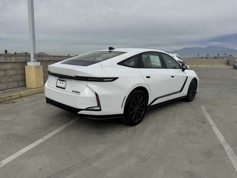 New 2026 Lexus ES 350h Premium+Image 9