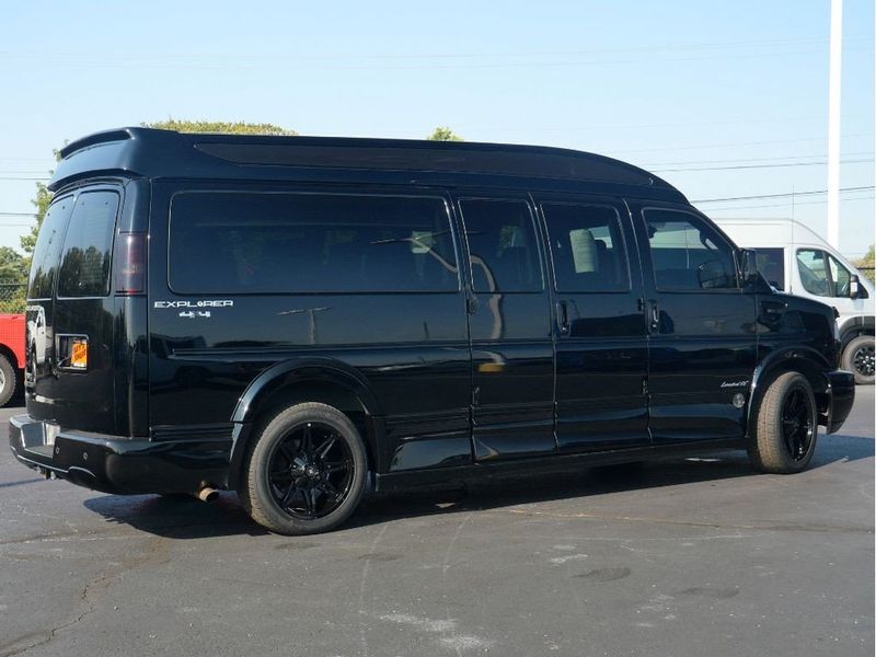 2018 Chevrolet Express 2500 Image 12