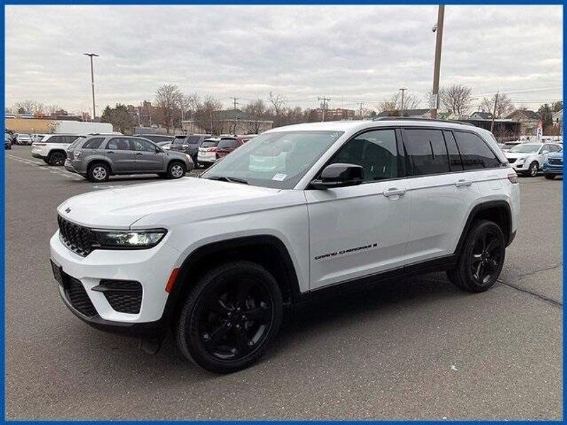 2023 Jeep Grand Cherokee AltitudeImage 1