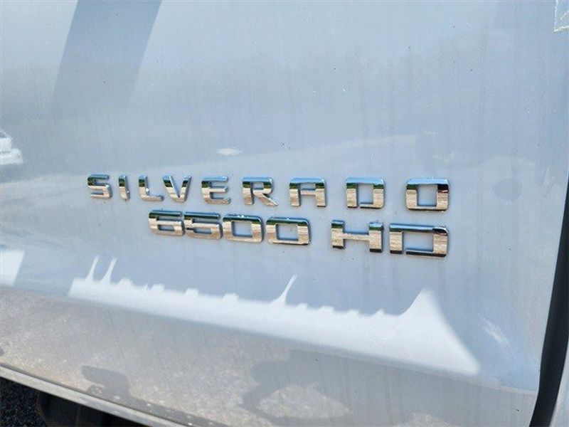 2022 Chevrolet Silverado 6500HD 1WTImage 13