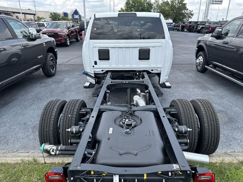 New 2025 RAM 3500 Tradesman Crew Cab Chassis 4x4 60