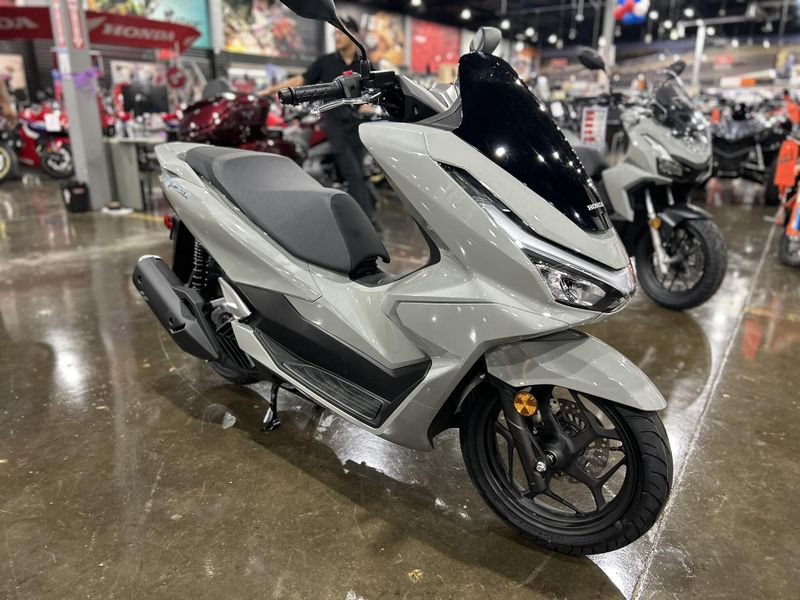 New 2025 Honda PCX ABS Image 1