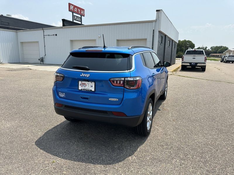 2024 Jeep Compass Latitude Lux 4x4Image 9