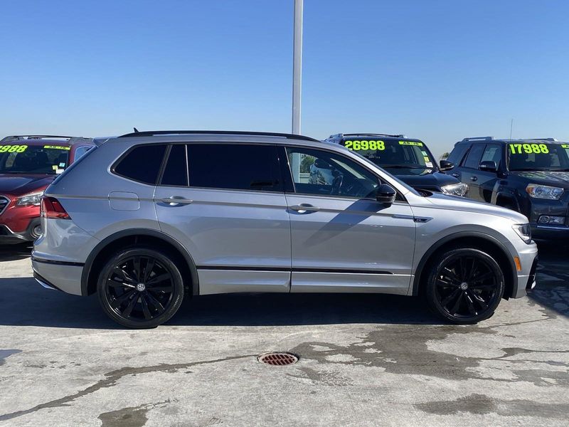 2021 Volkswagen Tiguan 2.0T SE R-Line BlackImage 3