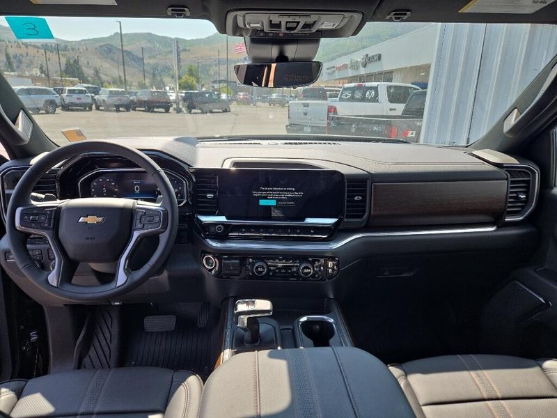 2025 Chevrolet Silverado High Country photo 7