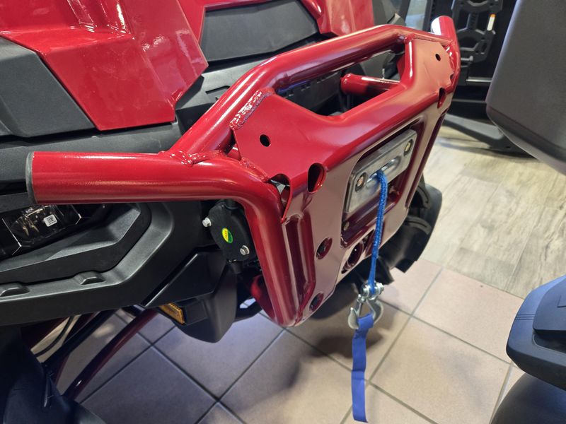 2025 Polaris SPORTSMAN XP 1000 MUD EDITION ONYX BLACK AND PERFORMANCE RED ACCENTS Image 12