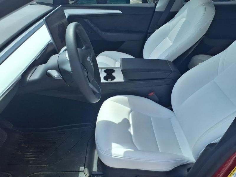 2023 Tesla Model Y Long RangeImage 15