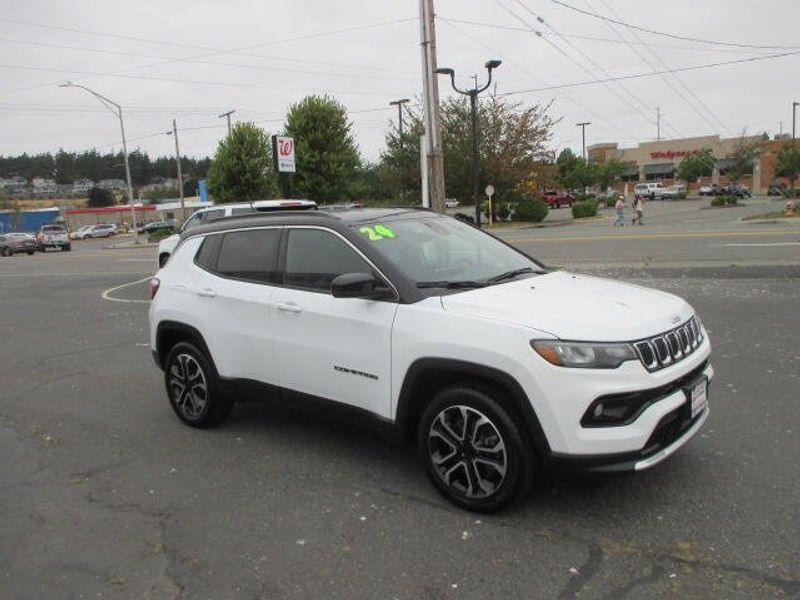 Used 2024 Jeep Compass LimitedImage 5
