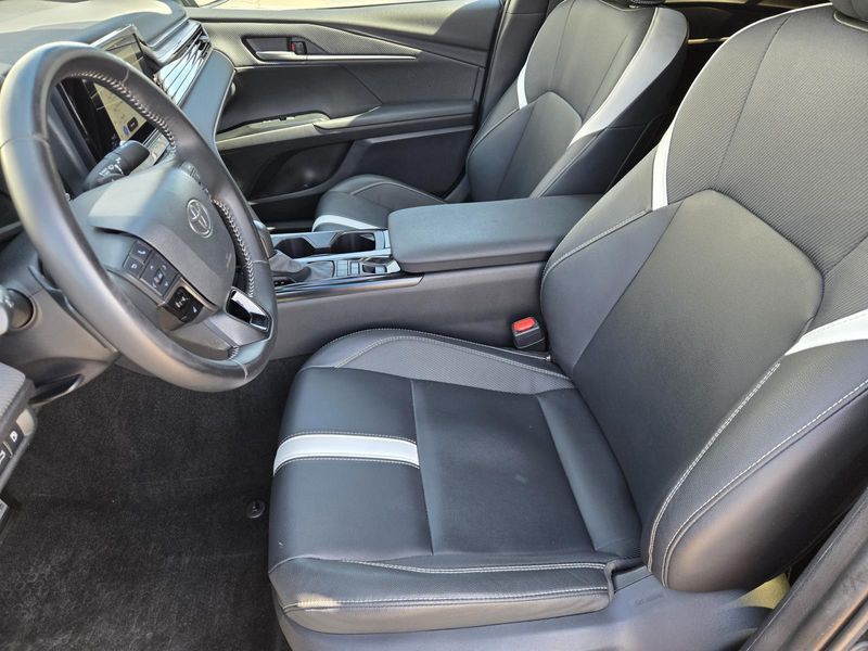 Used 2025 Toyota Camry SE (Natl)