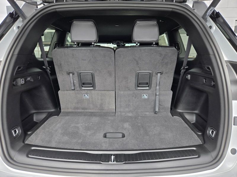 New 2026 Jeep Grand Cherokee L Laredo Altitude 4x4