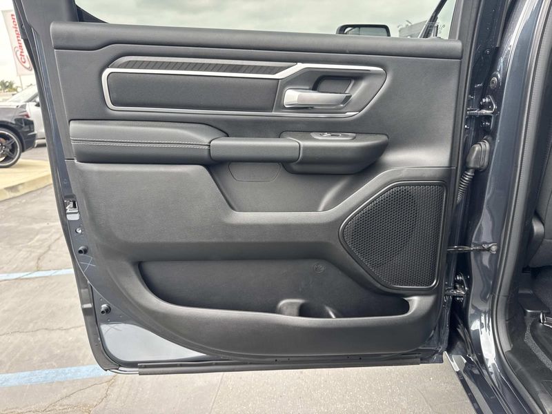 New 2026 RAM 1500 Big Horn Crew Cab 4x2 5'7' Box