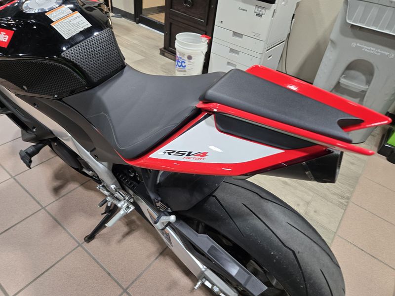 USED 2024 APRILIA RSV4 1100 Image 16