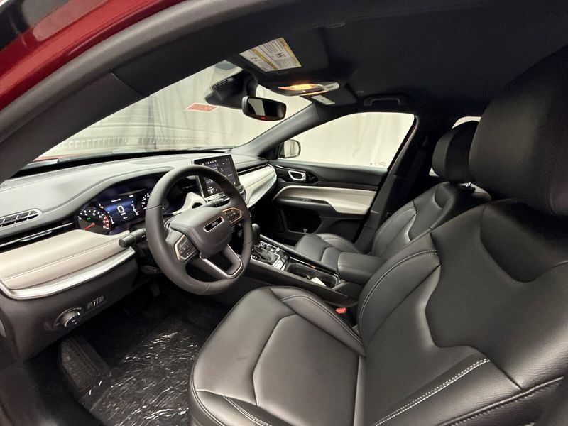 New 2025 Jeep Compass Limited 4x4Image 9