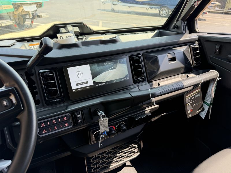 NEW 2026 CAN-AM DEFENDER LIMITED CAB HD11 Image 5