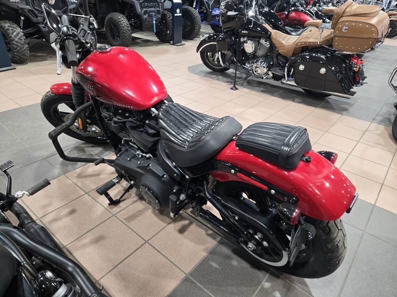 USED 2022 HARLEY SOFTAIL STREET BOB 114 Image 4