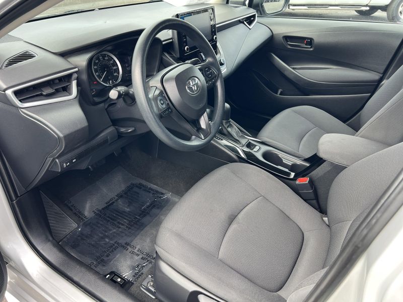 Used 2022 Toyota Corolla LEImage 3