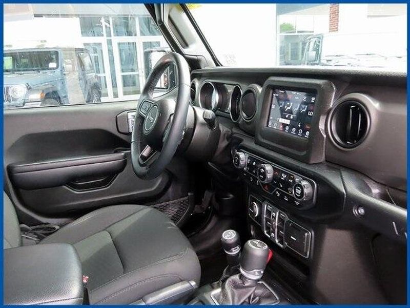 2021 Jeep Wrangler Unlimited WillysImage 8