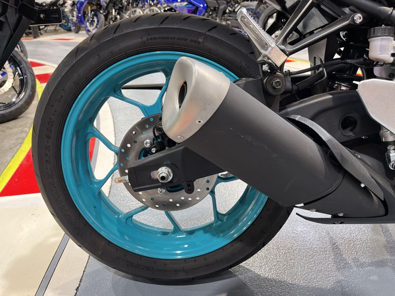 Used 2024 Yamaha YZF-R3 ABS Image 21