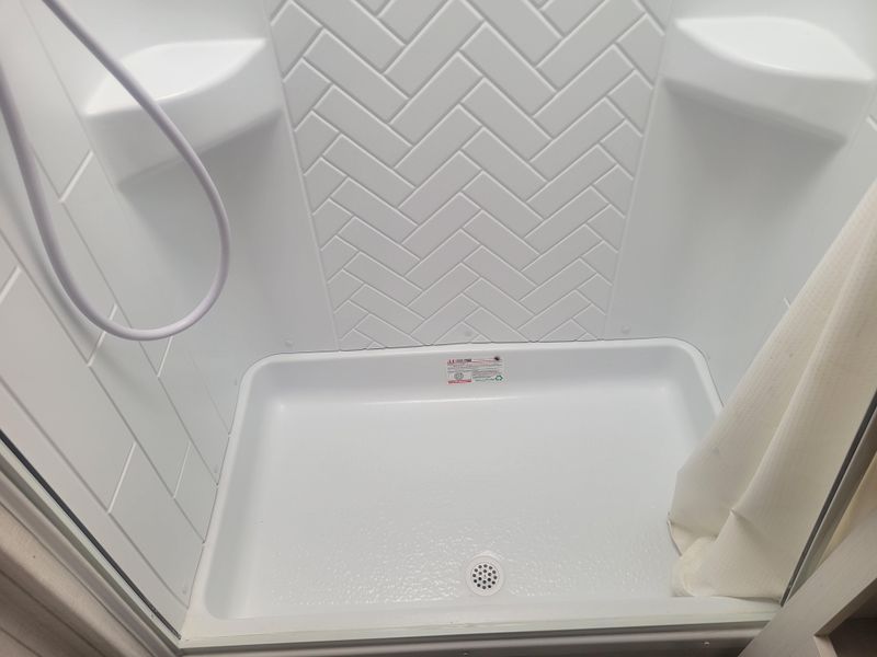 Used 2024 FOREST RIVER NO BOUNDRIES 19.3 Image 20
