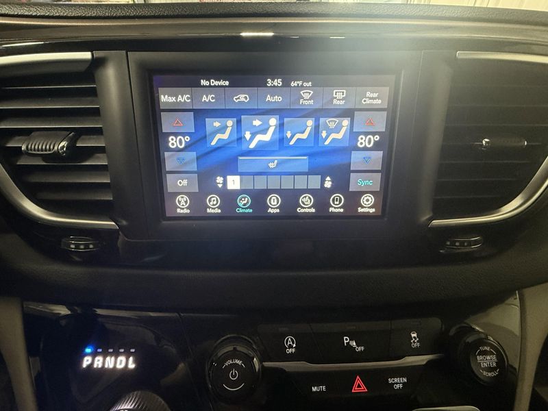 Used 2018 Chrysler Pacifica Touring LImage 29