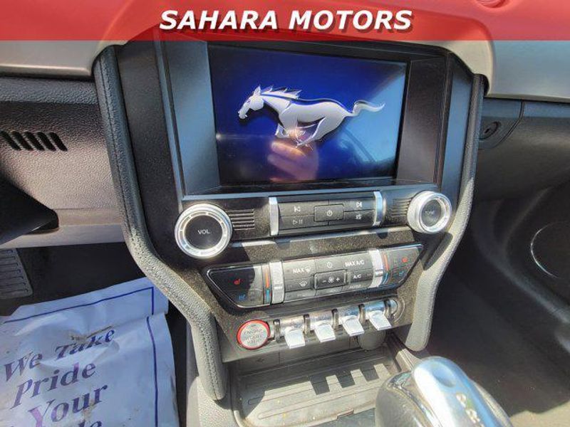 2022 Ford Mustang Convertible photo 7