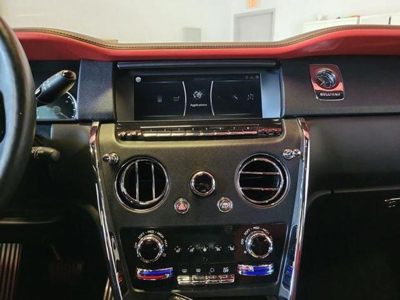 2020 Rolls Royce Cullinan photo 25