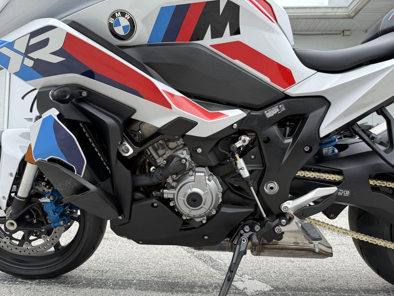 2025 BMW M 1000 XR 